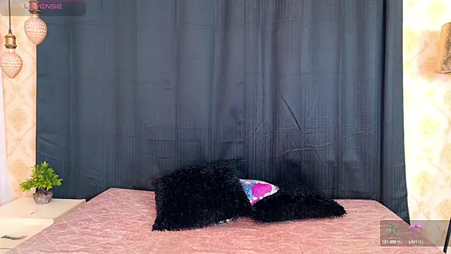 Snapshot of DENISE_WOLFE chatting on September 2025 12:30:01 PM DENISE WOLFE online show from September 2025 12:30:01 PM