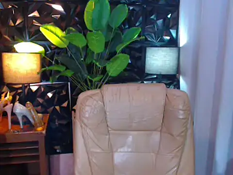 YourBabyGirlExists online show from December 2024 04:02:02 PM