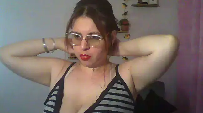 lorenitabella online show from February 2025 06:02:02 PM