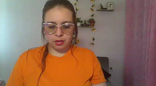 lorenitabella online show from February 2025 07:31:02 PM