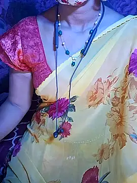 Snapshot of XBHUUME chatting on January 2025 04:54:01 PM XBHUUME online show from January 2025 04:54:01 PM