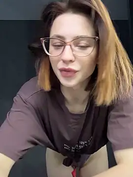 Snapshot of Camilla_Railian chatting on October 2025 03:18:01 PM Camilla Railian online show from October 2025 03:18:01 PM