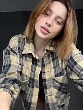 Snapshot of Camilla_Railian chatting on October 2025 04:00:01 AM Camilla Railian online show from October 2025 04:00:01 AM