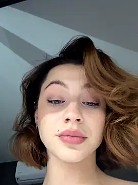 Snapshot of Camilla_Railian chatting on October 2025 12:11:01 AM Camilla Railian online show from October 2025 12:11:01 AM