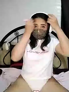 Snapshot of _Shimmerlyn_ chatting on December 2024 04:59:02 PM Shimmerlyn online show from December 2024 04:59:02 PM