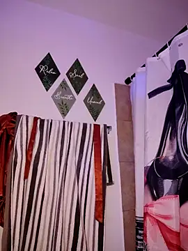 Snapshot of linalooove chatting on September 2025 06:40:01 AM linalooove online show from September 2025 06:40:01 AM