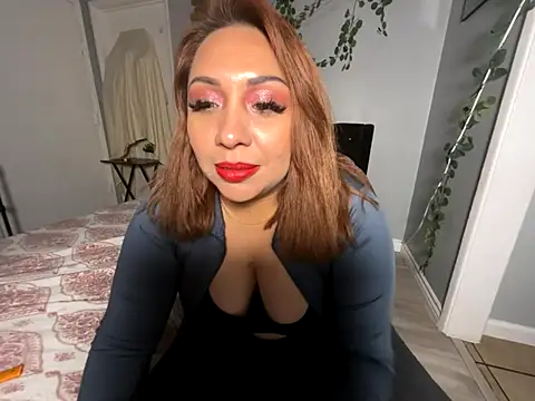 Snapshot of linalooove chatting on October 2025 04:13:01 AM linalooove online show from October 2025 04:13:01 AM