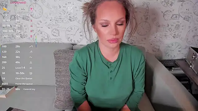 Snapshot of LondonBadGirl chatting on October 2025 03:23:02 AM LondonBadGirl online show from October 2025 03:23:02 AM