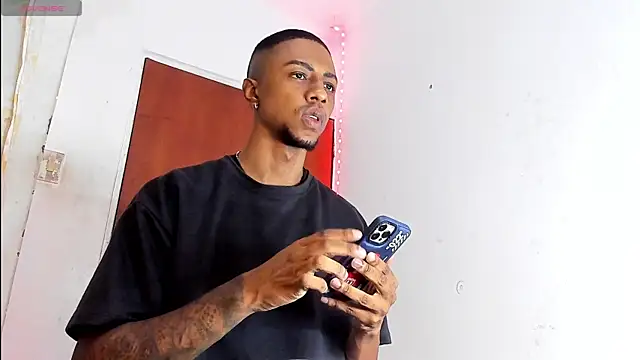 YeremiBrowm online show from December 2024 09:22:01 PM