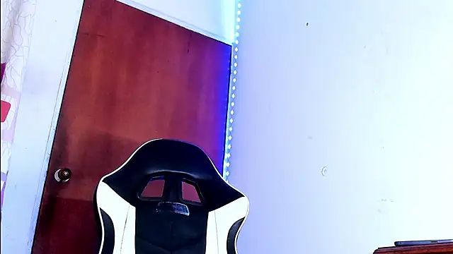 YeremiBrowm online show from January 2025 09:41:01 PM