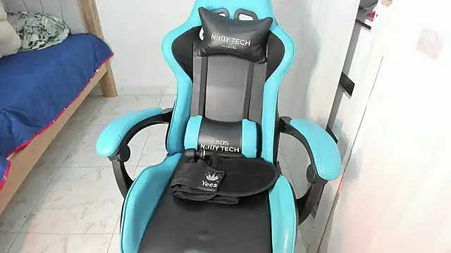 Lunastar02 online show from March 2025 12:40:02 PM