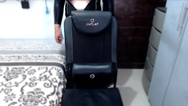 xSUCKTHYWOMANx online show from September 2025 05:57:02 PM
