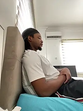 Snapshot of finefinance chatting on October 2025 05:24:01 AM finefinance online show from October 2025 05:24:01 AM