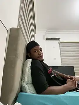 Snapshot of finefinance chatting on October 2025 05:30:01 PM finefinance online show from October 2025 05:30:01 PM