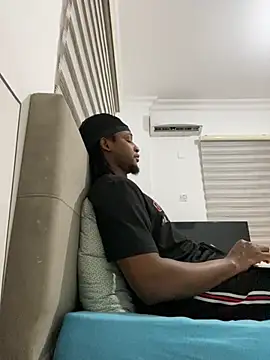 Snapshot of finefinance chatting on October 2025 04:26:02 PM finefinance online show from October 2025 04:26:02 PM