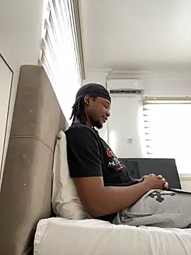 Snapshot of finefinance chatting on October 2025 05:28:02 AM finefinance online show from October 2025 05:28:02 AM