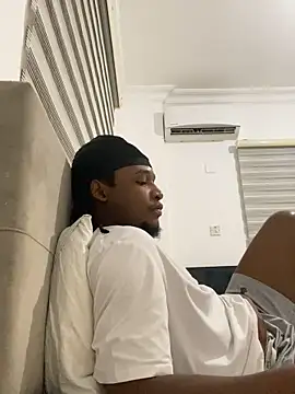 Snapshot of finefinance chatting on October 2025 05:33:02 PM finefinance online show from October 2025 05:33:02 PM