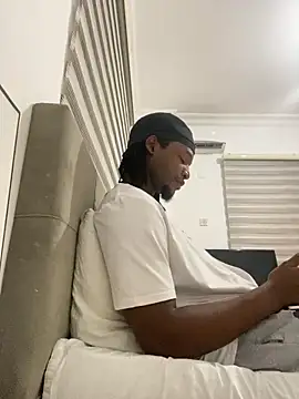 Snapshot of finefinance chatting on October 2025 03:42:01 PM finefinance online show from October 2025 03:42:01 PM