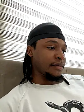 Snapshot of finefinance chatting on October 2025 05:04:02 AM finefinance online show from October 2025 05:04:02 AM