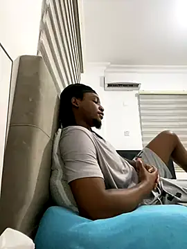 Snapshot of finefinance chatting on October 2025 05:08:02 PM finefinance online show from October 2025 05:08:02 PM