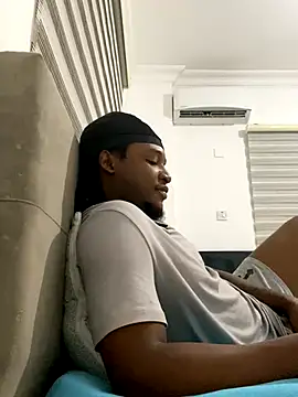 Snapshot of finefinance chatting on October 2025 06:25:02 PM finefinance online show from October 2025 06:25:02 PM