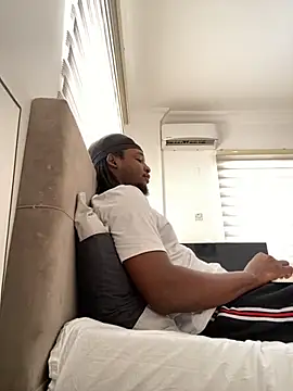 Snapshot of finefinance chatting on October 2025 06:15:01 AM finefinance online show from October 2025 06:15:01 AM