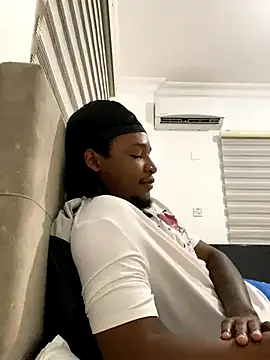 Snapshot of finefinance chatting on October 2025 06:31:01 PM finefinance online show from October 2025 06:31:01 PM