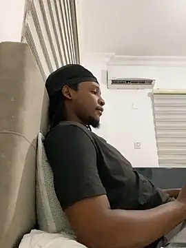 Snapshot of finefinance chatting on November 2025 04:06:02 PM finefinance online show from November 2025 04:06:02 PM