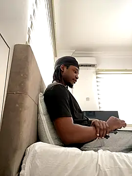 Snapshot of finefinance chatting on November 2025 06:36:01 AM finefinance online show from November 2025 06:36:01 AM