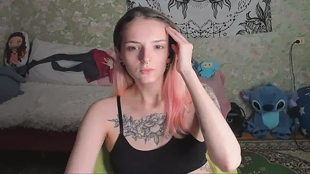 Snapshot of Cutie_Adelia chatting on September 2025 09:58:01 AM Cutie Adelia online show from September 2025 09:58:01 AM