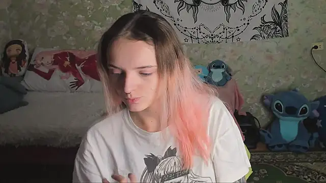 Snapshot of Cutie_Adelia chatting on October 2025 09:18:01 AM Cutie Adelia online show from October 2025 09:18:01 AM