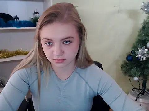 CrazyGloria online show from December 2024 09:27:02 AM