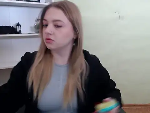 CrazyGloria online show from February 2025 05:50:02 AM