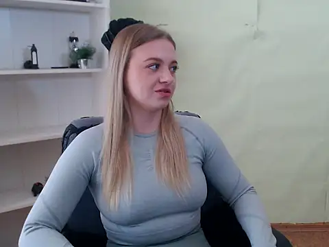 CrazyGloria online show from March 2025 09:16:01 AM