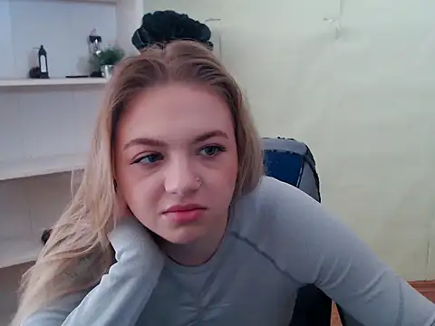 CrazyGloria online show from March 2025 06:08:01 AM