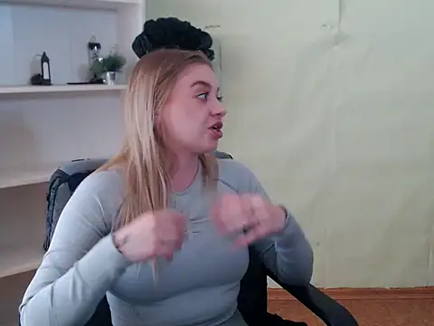 CrazyGloria online show from March 2025 09:15:02 AM
