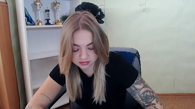 CrazyGloria online show from September 2025 05:55:02 AM