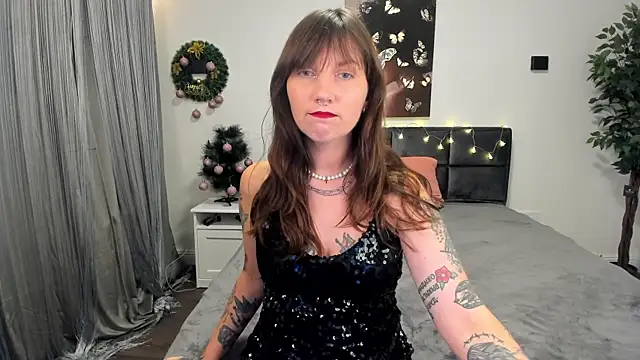 StacyTigerr online show from December 2024 11:21:02 AM