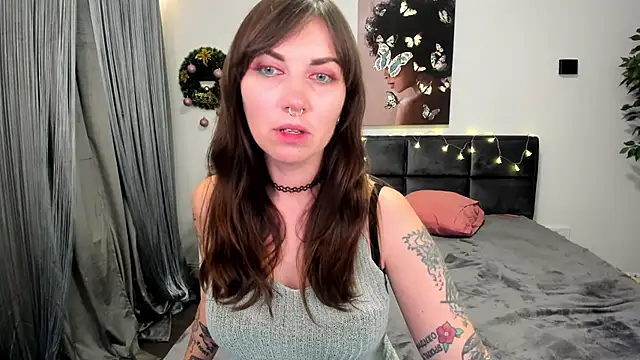 StacyTigerr online show from December 2024 02:54:02 PM