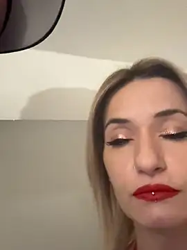 Snapshot of GangBangKitty chatting on February 2025 06:46:02 PM GangBangKitty online show from February 2025 06:46:02 PM