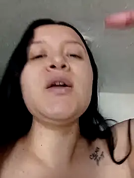 Arisha34 online show from November 2025 01:44:01 PM