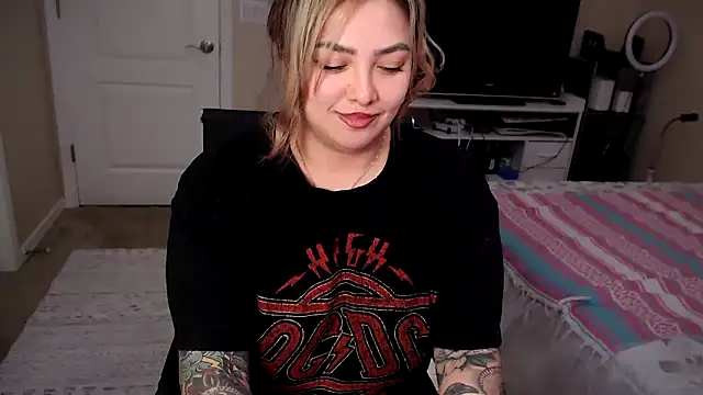 nativepumpkin95 online show from December 2024 02:09:01 AM