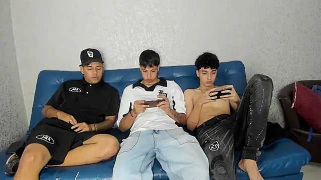 pelusos mens online show from December 2024 04:04:02 AM