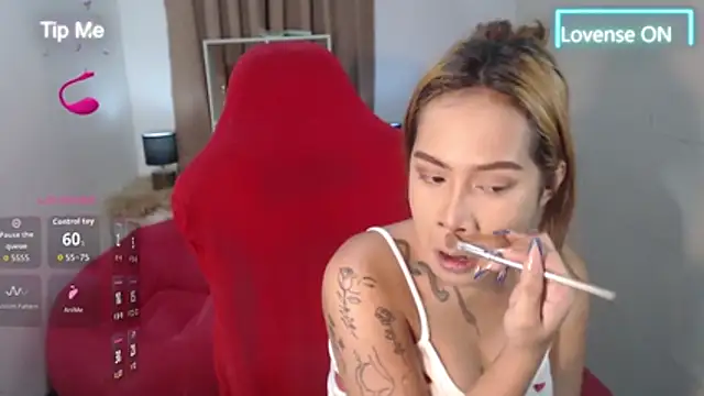 Snapshot of FrancineGarcia chatting on November 2025 01:11:01 PM FrancineGarcia online show from November 2025 01:11:01 PM