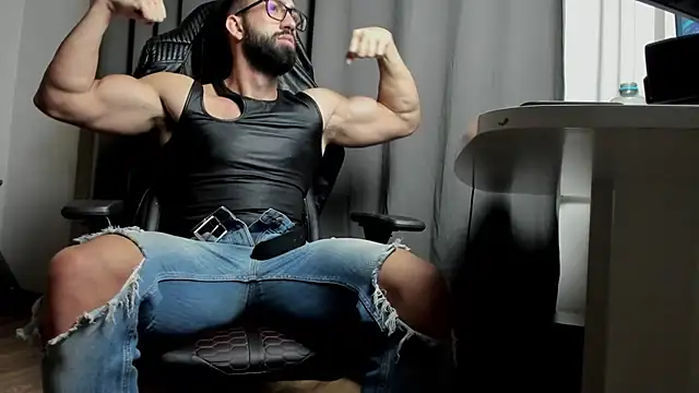 Snapshot of liamaesthetic chatting on December 2024 05:15:02 AM liamaesthetic online show from December 2024 05:15:02 AM