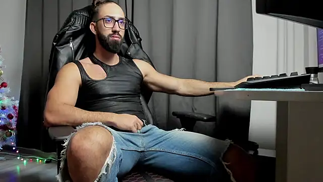 Snapshot of liamaesthetic chatting on January 2025 07:10:02 AM liamaesthetic online show from January 2025 07:10:02 AM