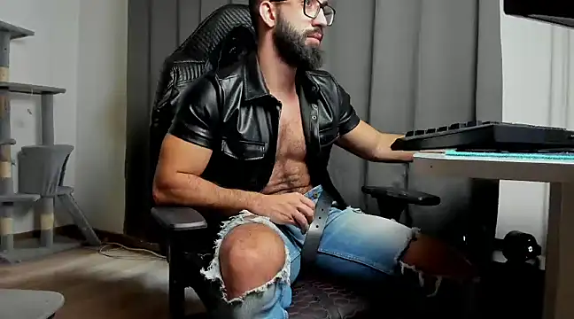 Snapshot of liamaesthetic chatting on February 2025 09:58:02 AM liamaesthetic online show from February 2025 09:58:02 AM