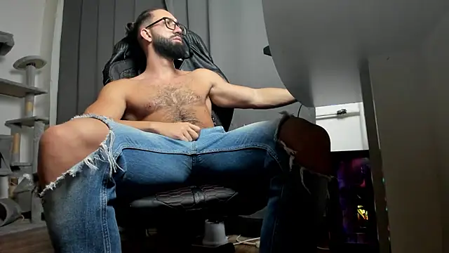 Snapshot of liamaesthetic chatting on November 2025 08:36:02 AM liamaesthetic online show from November 2025 08:36:02 AM