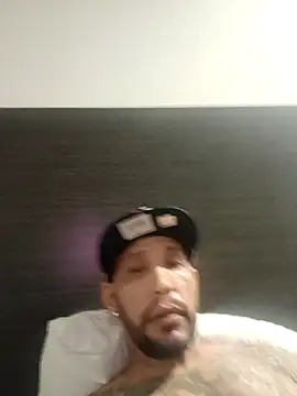 Snapshot of mrbigone45 chatting on November 2025 04:43:02 AM mrbigone45 online show from November 2025 04:43:02 AM