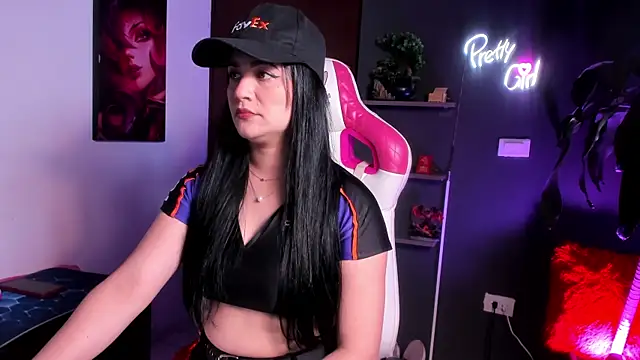 Emilyjhonson 01 online show from October 2025 01:22:02 PM